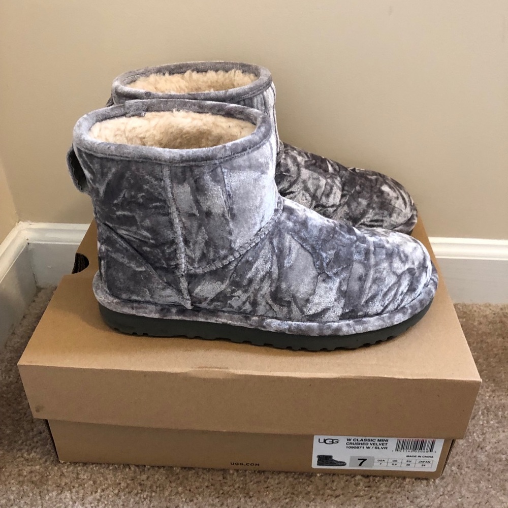 Women’s Velvet Sliver Ugg